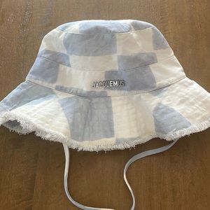 Jacquemus bucket hat
